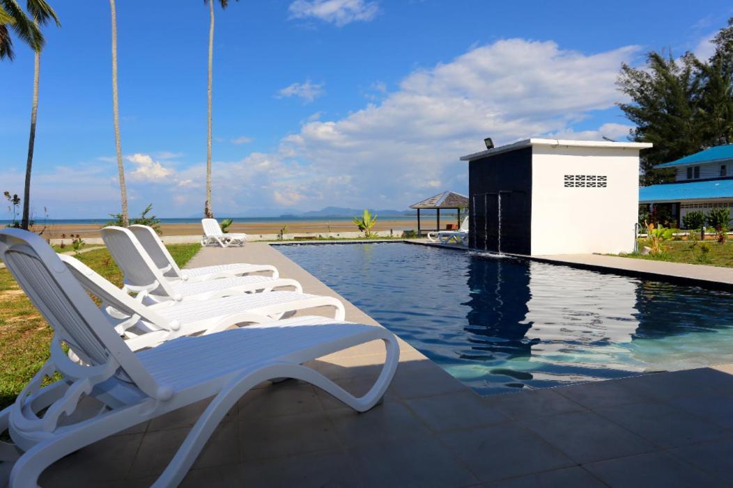 Rafflesia Resort Lundu Bagian luar foto