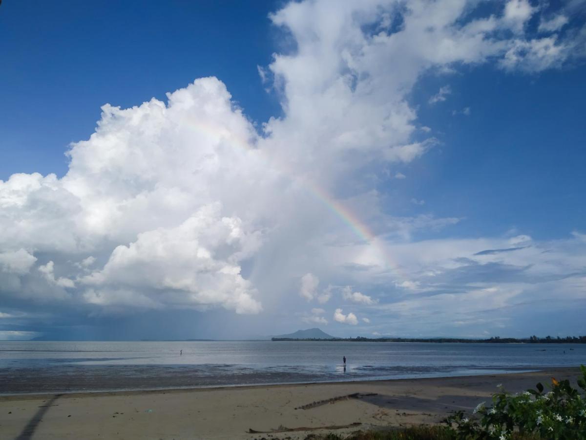 Rafflesia Resort Lundu Bagian luar foto