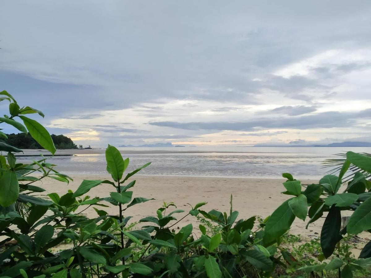 Rafflesia Resort Lundu Bagian luar foto